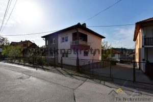 House with 2 apartments and nice backyard, on the land plot 597 m², settlement Donji Mosnik, Tuzla – FOR SALE