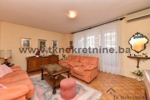 SLATINA – Funkcionalan trosoban stan površine 85 m², sa 2 balkona i ostavom