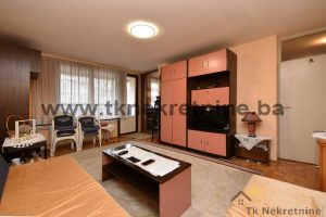 BRČANSKA MALTA – Dvosoban stan površine 59 m², sa balkonom, ostavom i lođom