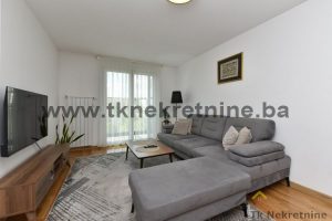 NOVOGRADNJA – NOVA PECARA – Moderan, nov, potpuno namješten dvosoban stan površine 56,20 m², sa velikim balkonom