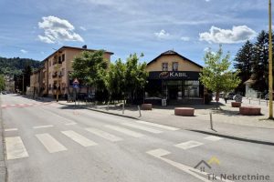 CENTAR – Dvosoban stan površine 49 m², u blizini Panonskih jezera i restorana “Sezam Tenis”, na 2 . spratu