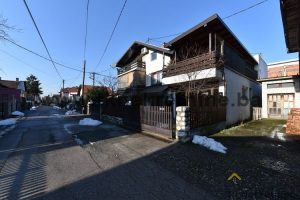 SLAVINOVIC! Attractive renovated residential and commercial building of approx. 300 m2 with auxiliary building built on a flat plot of 404 m2 built in a great, quiet location near the city center