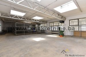 Skladišna hala površine 728 m², sa cca. 200 m² kancelarijskog prostora, magacinskim prostorom i velikom garažom, Brčanska Malta, Tuzla
