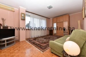 IRAC! Kvalitetan djelomično adaptiran trosoban stan površine 64,00 m²